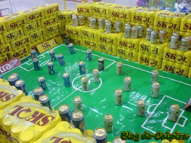 jogo de futebol com cerveja