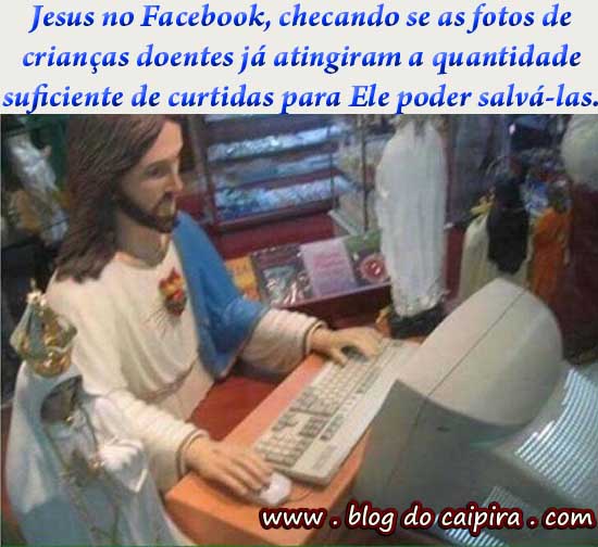 Jesus Cristo conferindo o Facebook